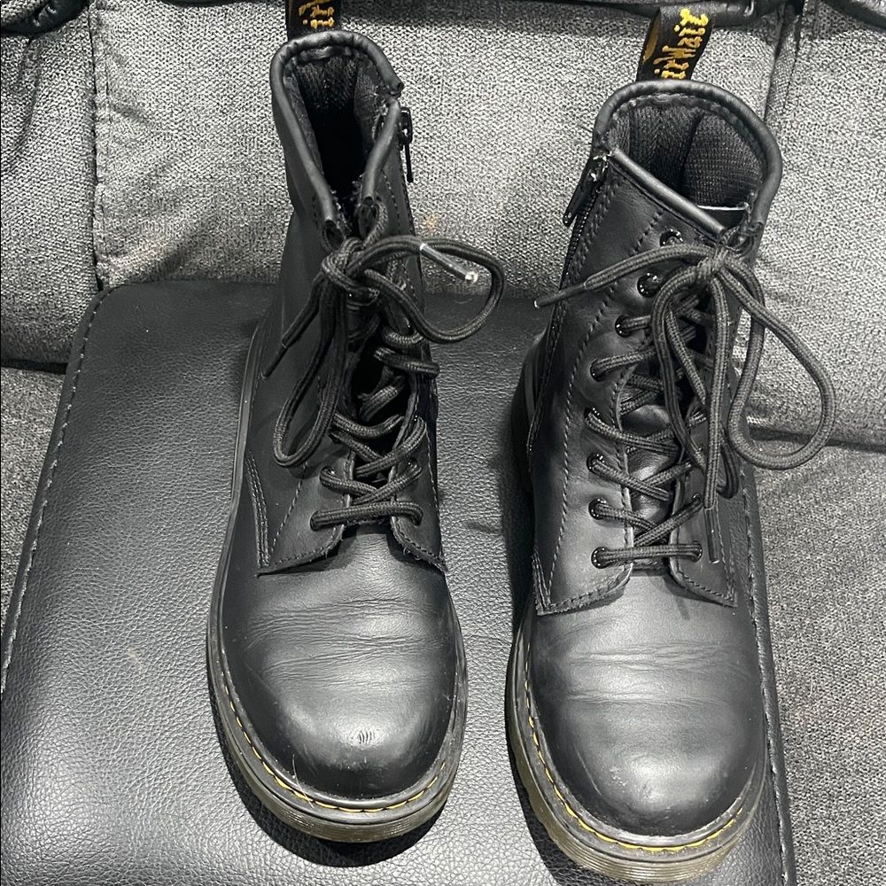 Dr. Martens Black Leather kids Boots